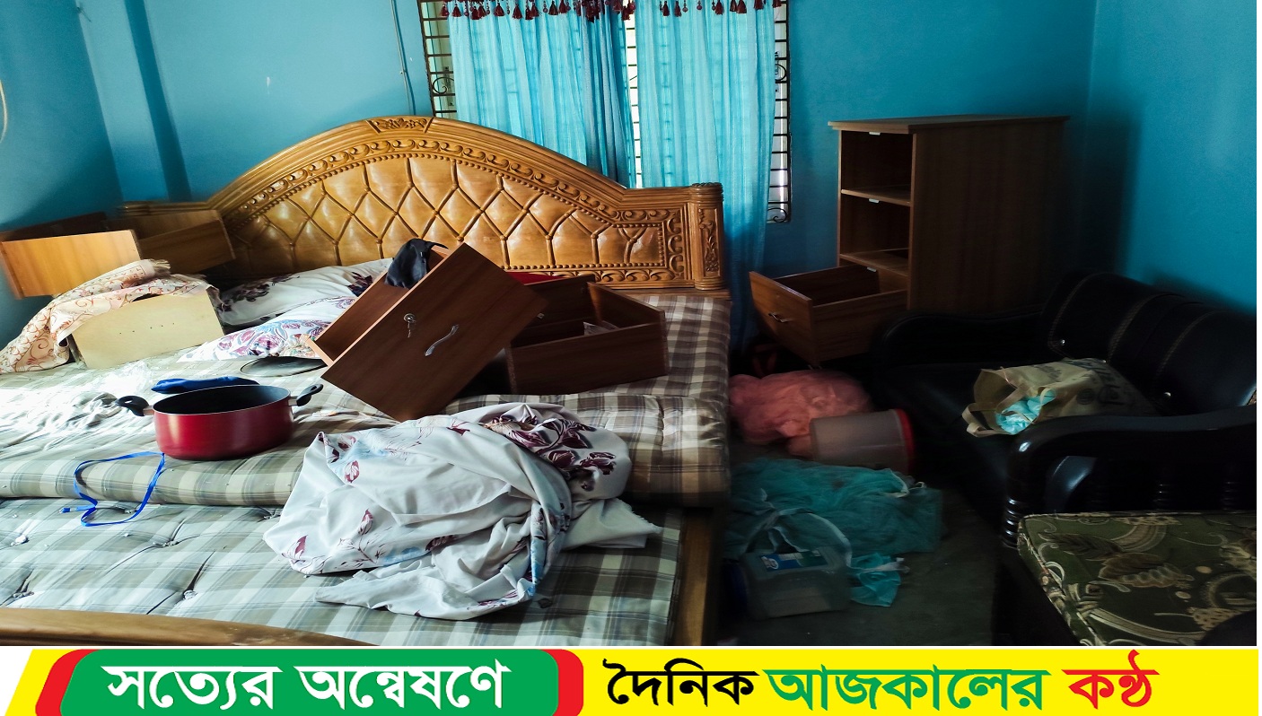 সরিষাবাড়ীতে সাবেক প্রতিমন্ত্রীর বাড়ি ভাঙচুর ও অগ্নিসংযোগ