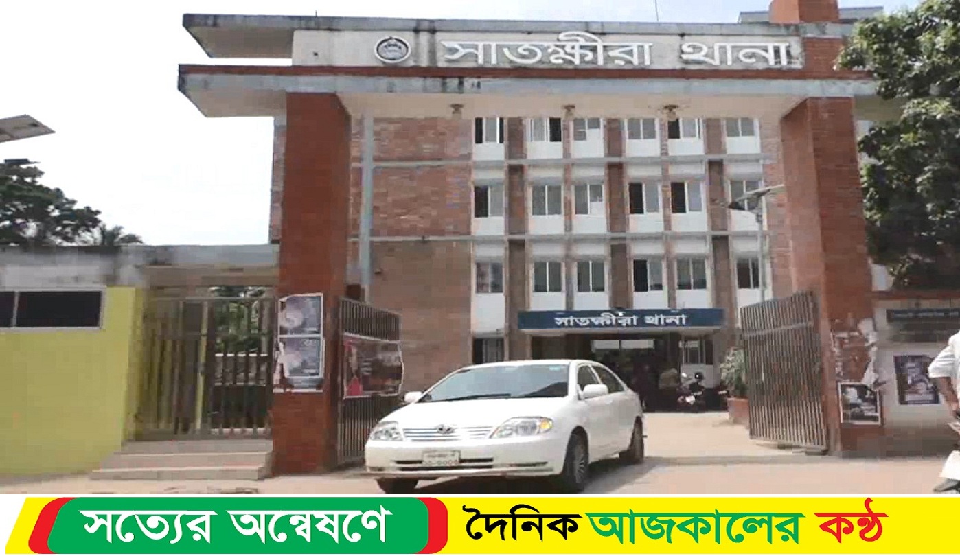 সাতক্ষীরায় বিদ্যুতায়িত হয়ে পাঁচ দিন মৃত্যুর সাথে পাঞ্জা লড়ে হার মানলেন পুলিশ সোহাগ।
