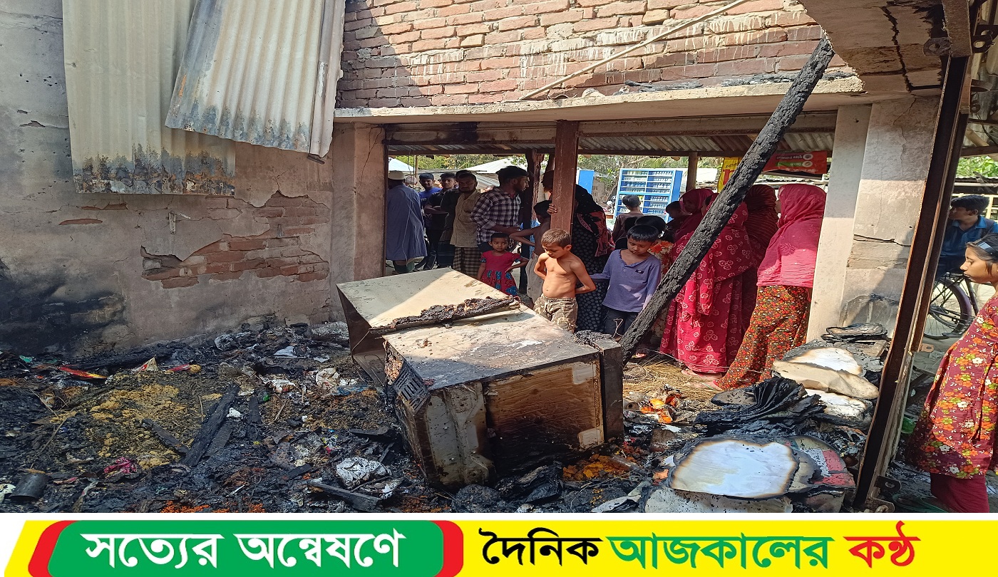 ভয়াবহ অগ্নিকান্ডে পুড়ে গেল বিএনপির কার্যালয় ও ব্যবসা প্রতিষ্ঠান