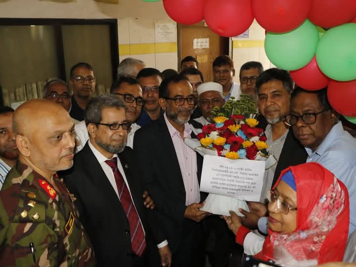 বিএসএমএমইউর বহির্বিভাগে রোগীদের দুর্ভোগ লাঘবে চালু হয়েছে অনলাইন অ্যাপয়েনমেন্ট সেবা
