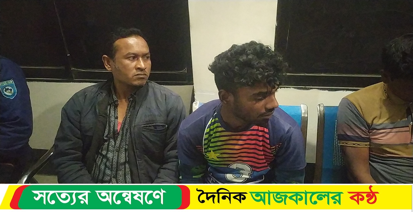 খানসামা সুবর্ণ খুলী আদিবাসী পাড়ায় দেশীয় মদ সহ আটক ৩