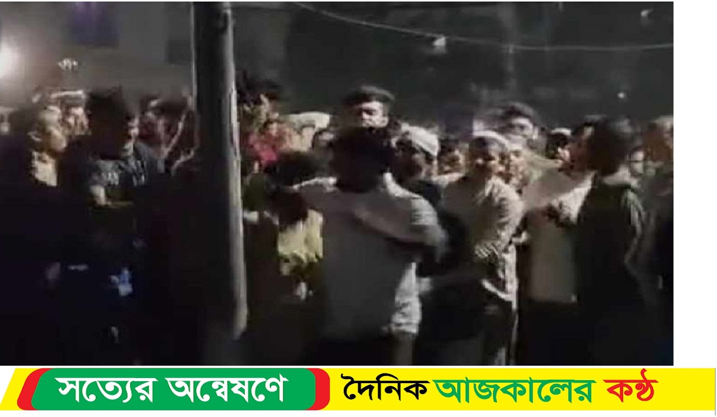 মোহাম্মদপুরে ছিনতাইকারীকে গণধোলাই দিয়ে পুলিশে সোপর্দ