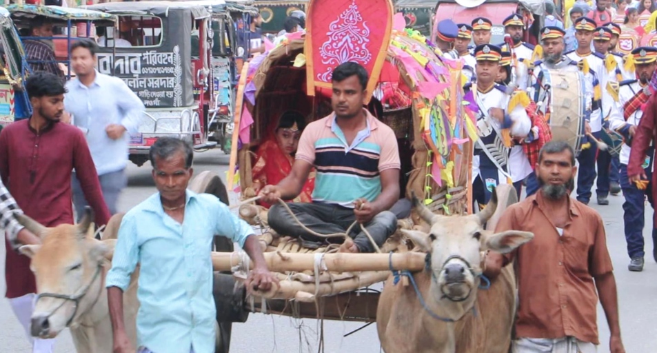 নওগাঁয় নানা আয়োজনের মধ্য দিয়ে বাংলা নববর্ষ উদযাপন করা হচ্ছে