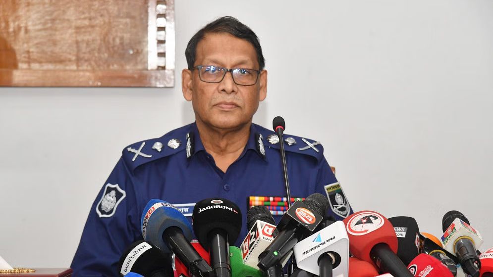 দেশে বিভিন্ন স্থানে হামলায় জড়িতদের গ্রেফতারের নির্দেশ : বাহারুল আলম