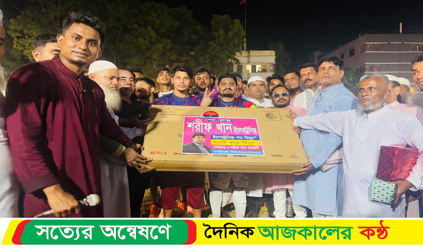 মুরাদনগরের পূর্ব নগরপাড়ে নাইট ফুটবল টুর্নামেন্টের ফাইনাল খেলা অনুষ্ঠিত
