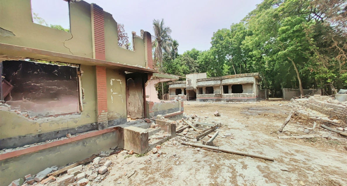 নড়াইলে ২১ বাড়ি ভাংচুর, লুটপাট ও  অগ্নিসংযোগ ১০কোটি টাকার ক্ষয়ক্ষতি