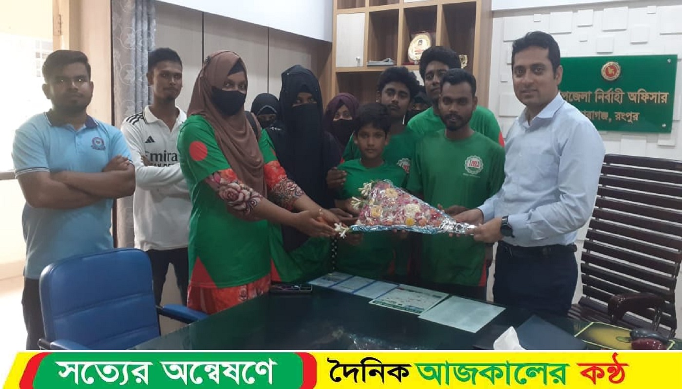 তারাগঞ্জে বিডিক্লিন টিমকে ফুলেল শুভেচছা