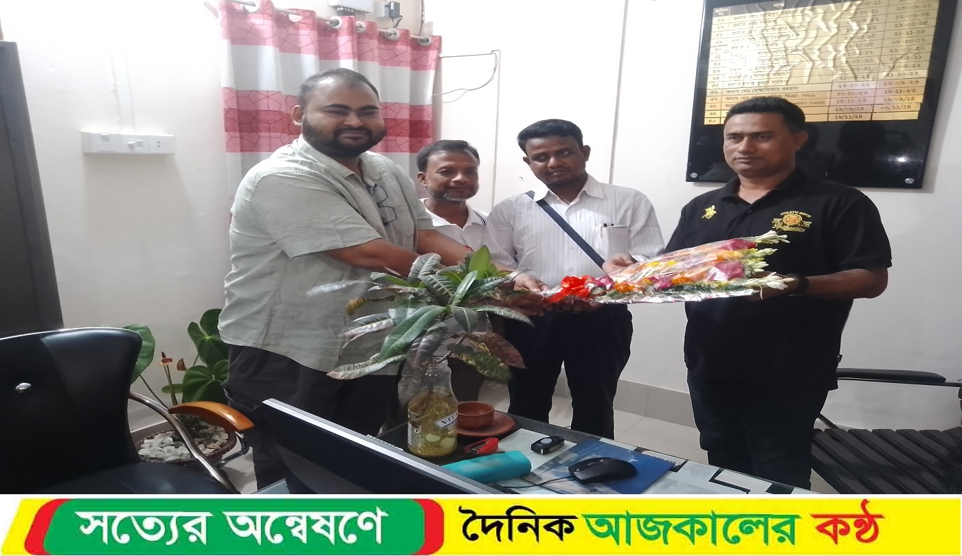 তারাগঞ্জে নবাগত ওসি’কে ফুল দিয়ে বরণ করেন রিপোর্টর্স ইউনিট পরিবার