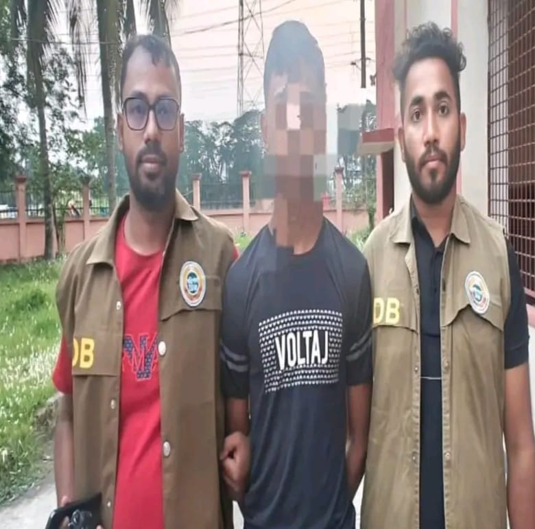 পটুয়াখালীতে শহীদ-কন্যা ধর্ষনের আলোচিত আসামী ইমরান মুন্সী গ্রেফতার