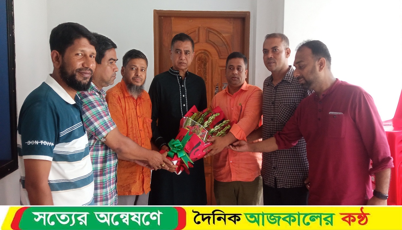 ইঞ্জিনিয়ার শ্যামলকে সাংবাদিক ইউনিয়ন ব্রাহ্মণবাড়িয়ার ফুলেল শুভেচ্ছা