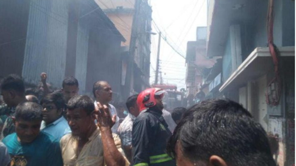 পটুয়াখালীতে অগ্নিকান্ডে কসমেটিক দোকান পুড়ে ছাই