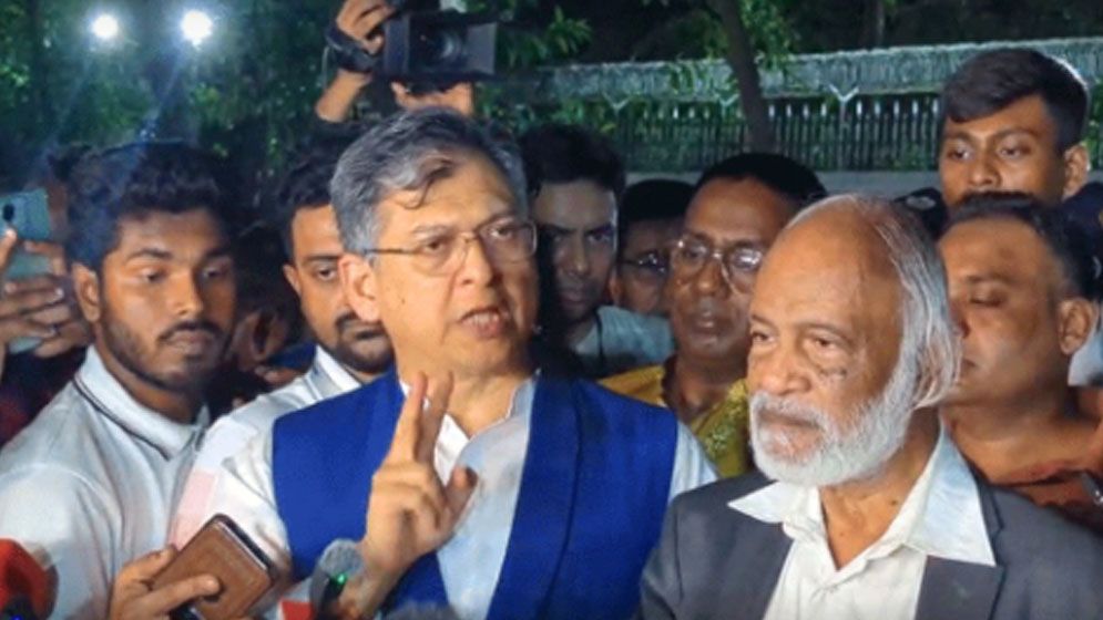 ২ ছাত্র উপদেষ্টাসহ তিনজনের পদত্যাগ দাবি বিএনপির