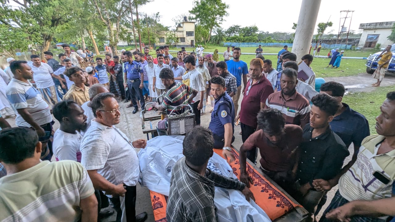 মহিপুর ছাত্রলীগ নেতার হামলায় জেলের মৃত্যু, এলাকায় উত্তেজনা