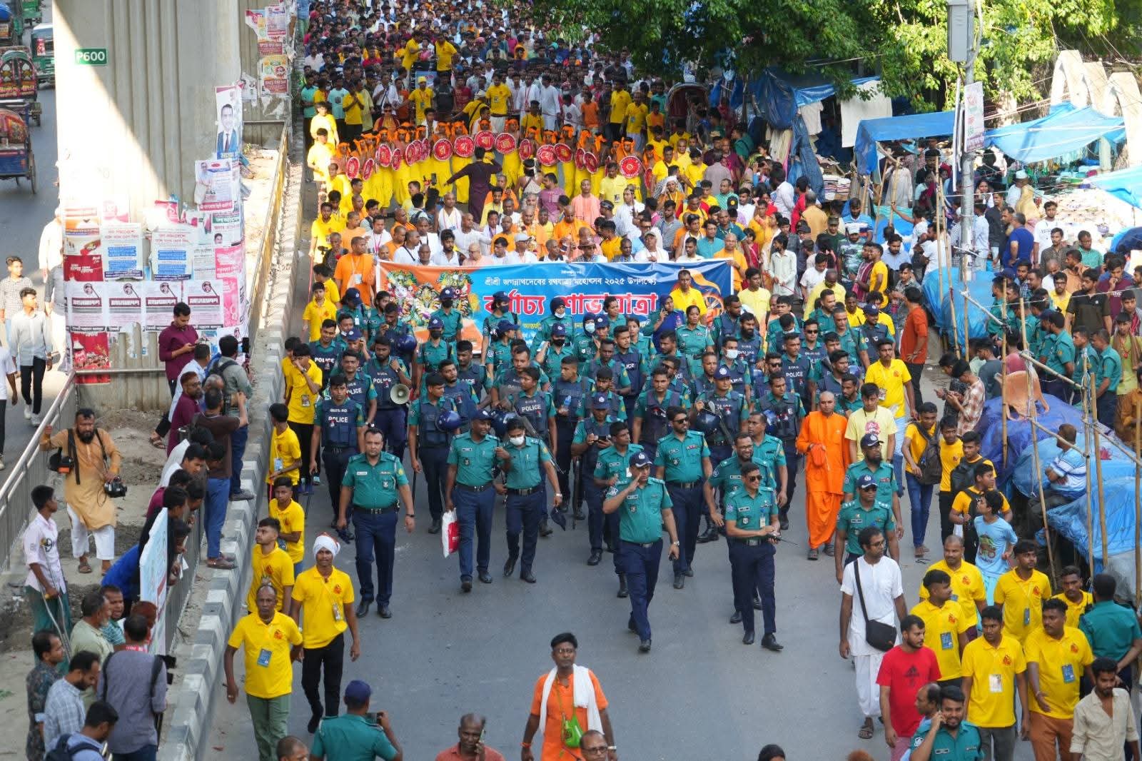 ডিএমপির সার্বিক নিরাপত্তায় নির্বিঘ্নে উদযাপিত হলো রথযাত্রার বর্ণাঢ্য শোভাযাত্রা