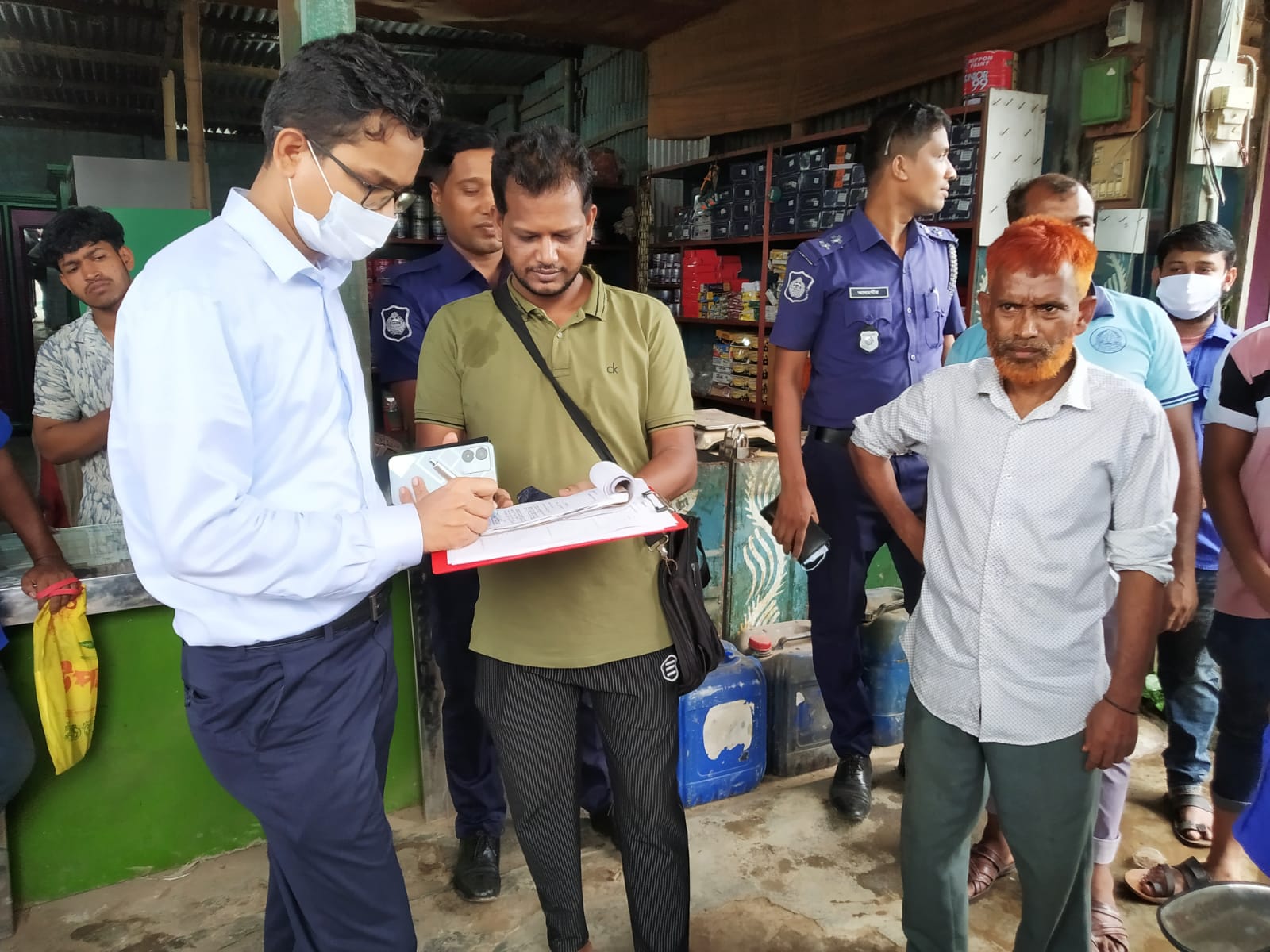 কুমিল্লার মুরাদনগরে ভ্রাম্যমান আদালতে ৭ চালকসহ ১ ব্যবসায়ীকে জরিমানা