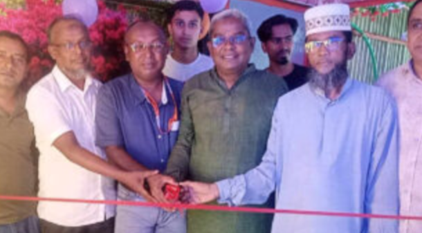 গৌরনদী বাসষ্টান্ডে নিউ বনলতা রেষ্টুরেন্ট এ্যান্ড ফাষ্টফুট এর উদ্ধোধন