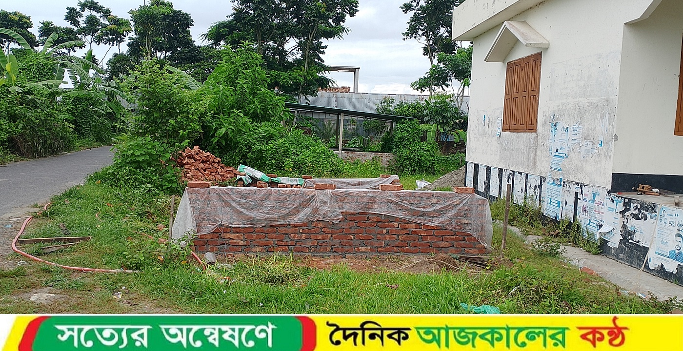 শরীয়তপুরের জাজিরায় সরকারি জমিতে ব্যক্তিমালিকানা দোকান নির্মাণের অভিযোগ