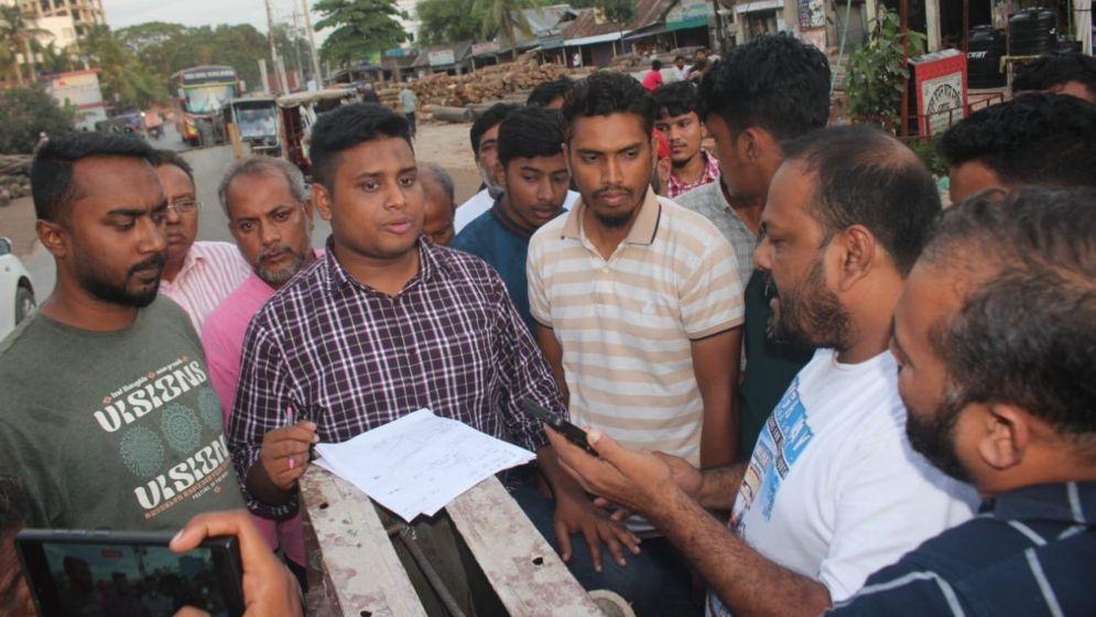 এক কোটি টাকার উন্নয়ন কাজে ৩০ লাখ টাকা লুট : হাসনাত আবদুল্লাহ