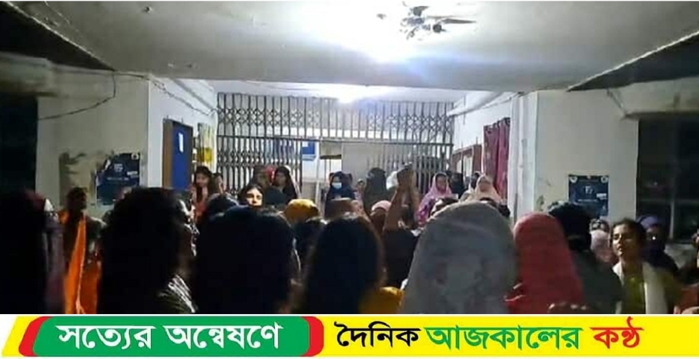 নোবিপ্রবি-তে খাদিজা ছাত্রী হলে তল্লাশির সময় পুরুষ স্টাফ থাকার প্রতিবাদে ছাত্রীরা আন্দোলন