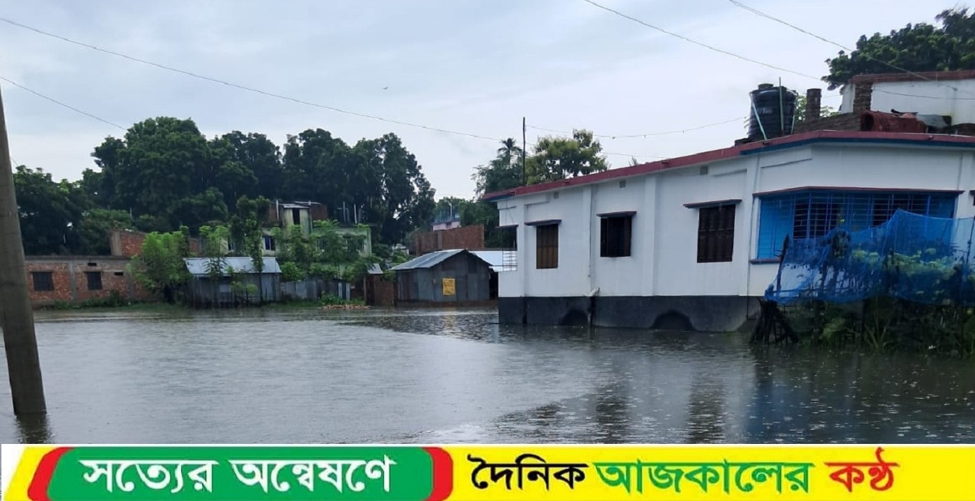 অল্প বৃষ্টিতেই কালীগঞ্জ পৌর এলাকায় জলাবদ্ধতা