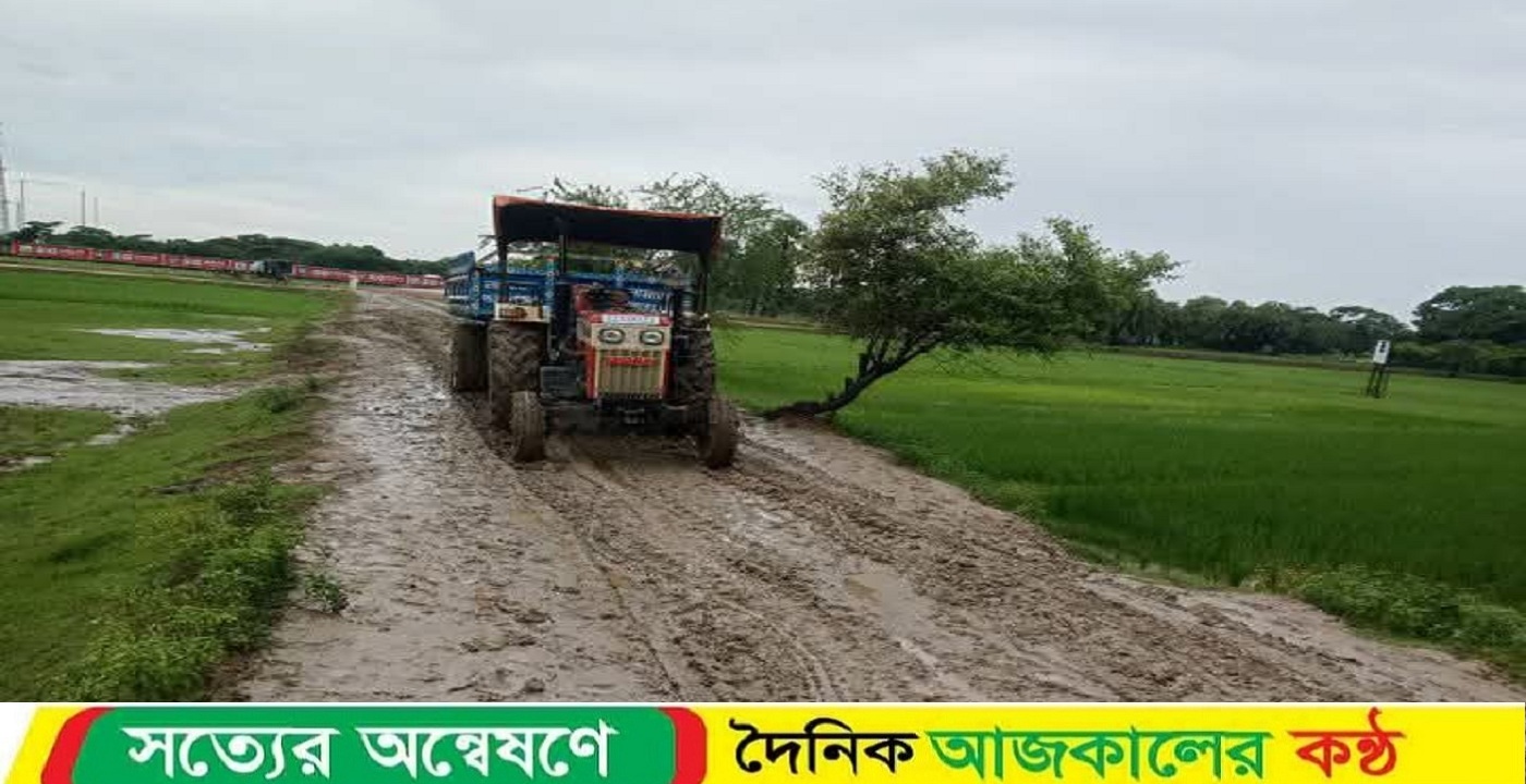 স্বাধীনতার ৫৪ বছরেও পাকা হয়নি কুয়াকাটার মুসুল্লিয়াবাদের দুই কিলোমিটার কাঁচা সড়ক