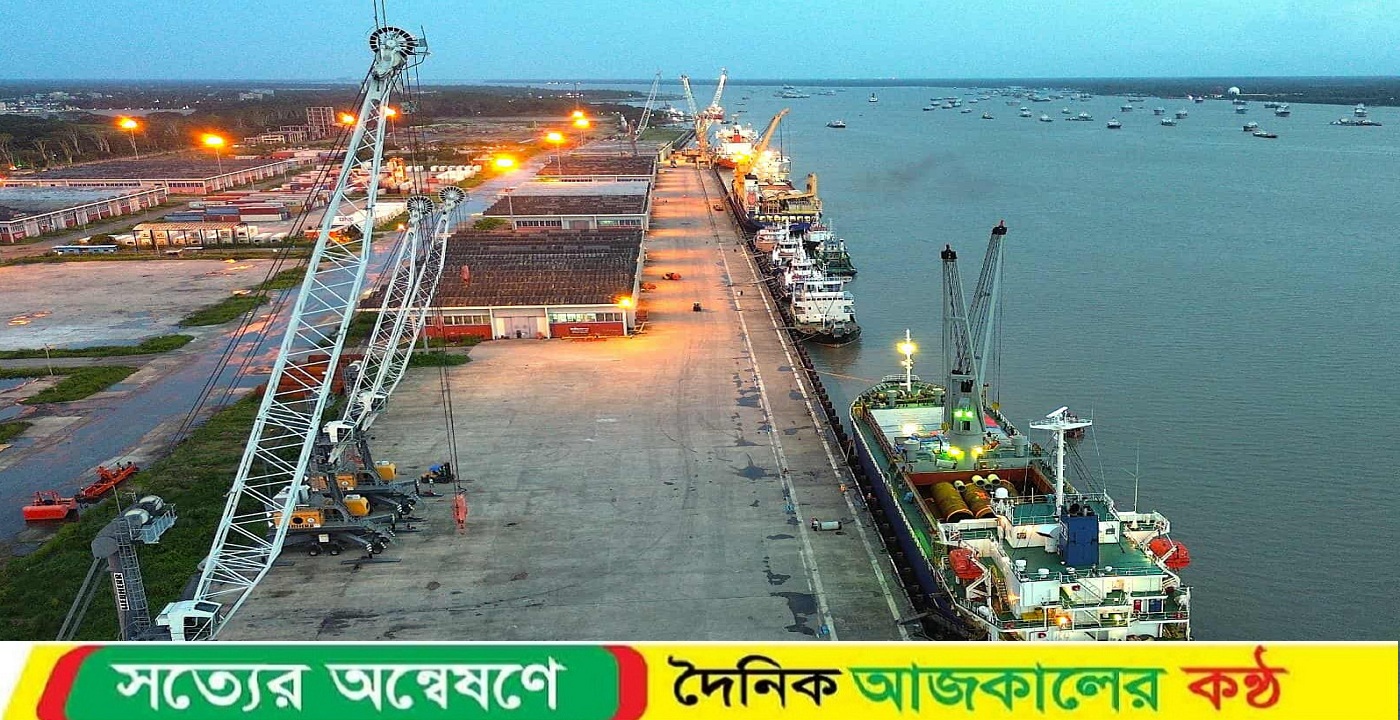 নতুন অর্থবছরের প্রথম দিনেই বন্দর জেটিতে ৪টি বিদেশি জাহাজ
