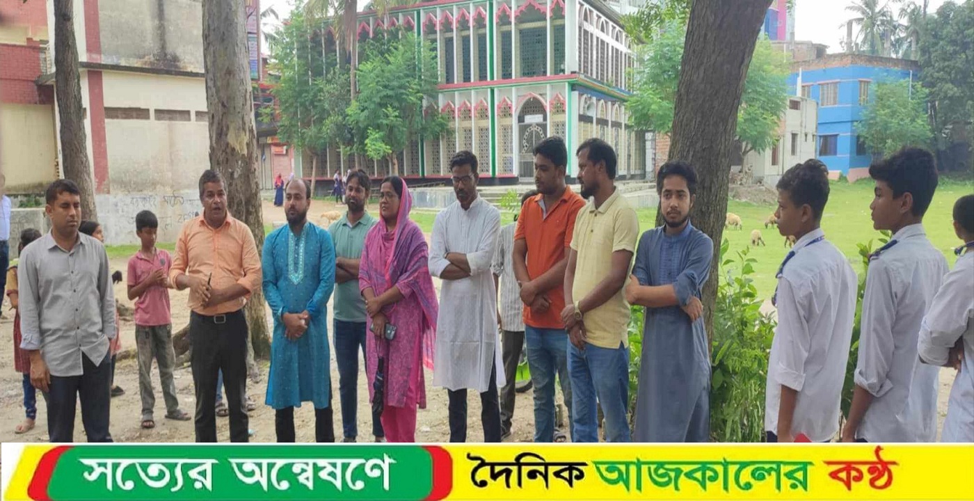নওগাঁয় গণঅধিকার পরিষদের উদ্যোগে শিক্ষার্থীদের মাঝে গাছের চারা বিতরণ ও বৃক্ষরোপণ