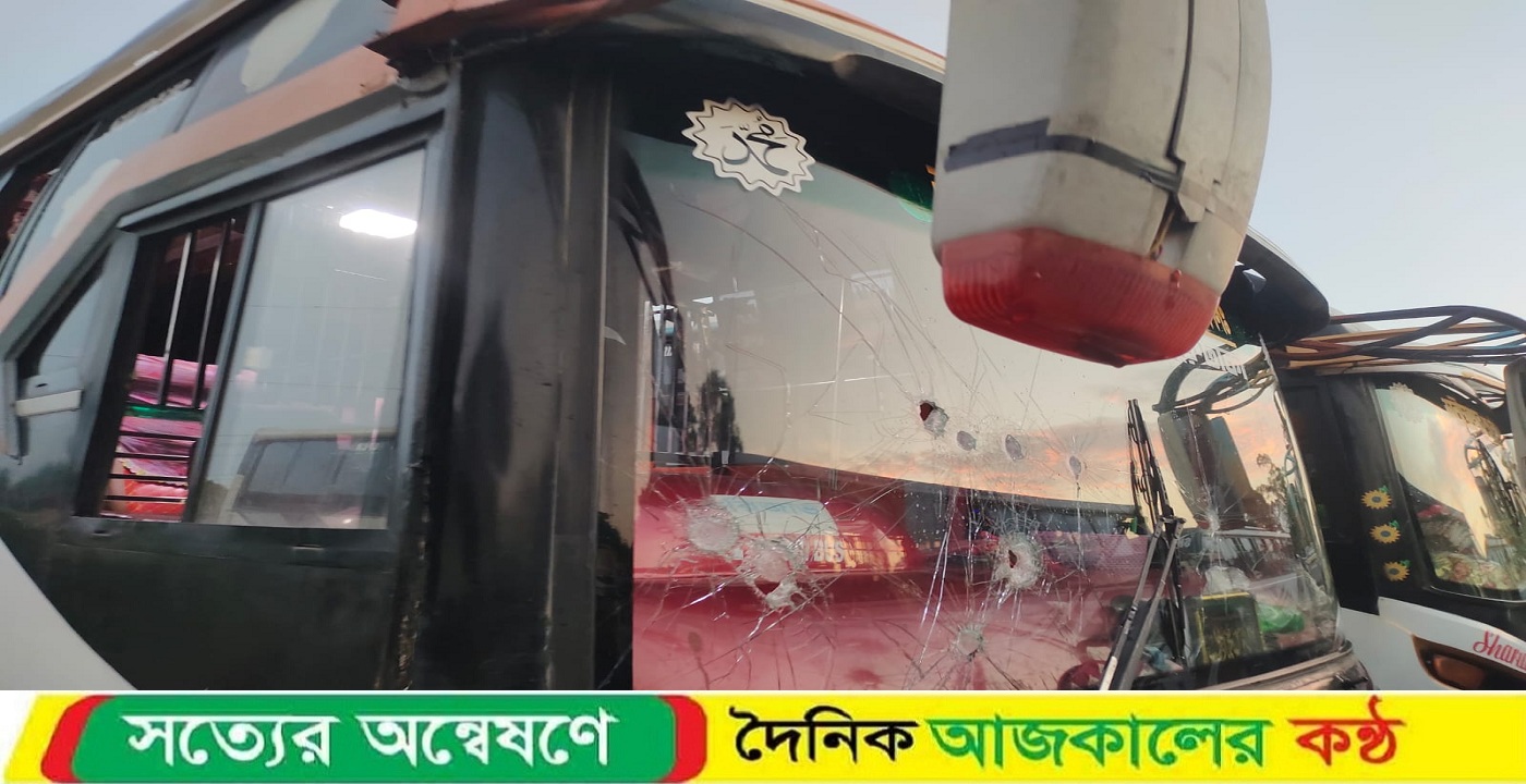 যাত্রবাড়ীতে গেলেই শরীয়তপুরের বাস ভাঙচুর!