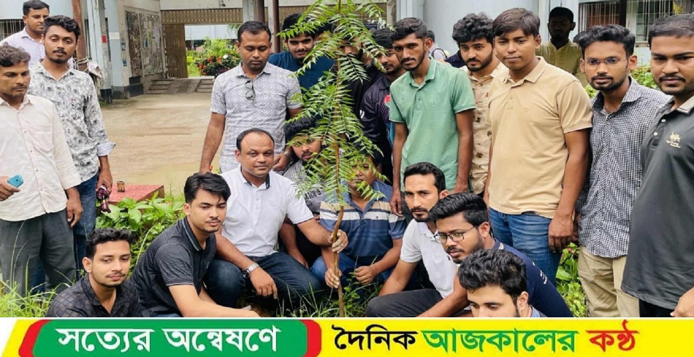 জুলাই শহিদদের স্মরণে বৃক্ষরোপণ ইবি শাখা ছাত্রদলের