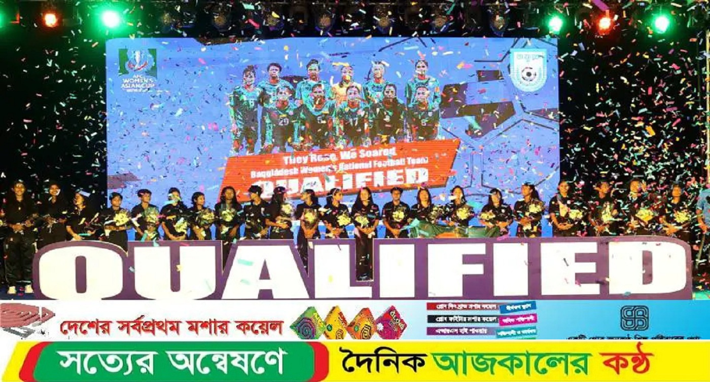 হাতিরঝিলে মধ্যরাতে নারী ফুটবলারদের জমকালো সংবর্ধনা