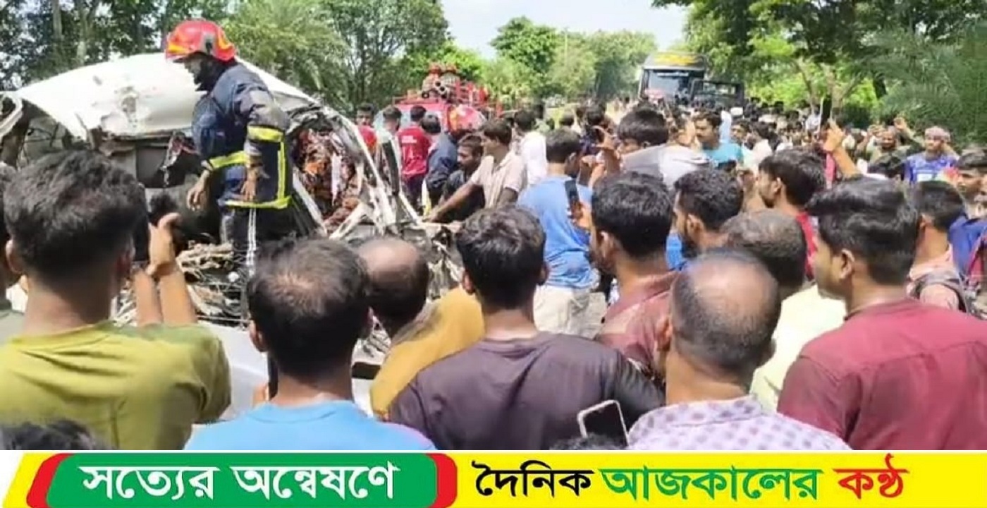 বড়াইগ্রামে ট্রাক-মাইক্রোবাস সংঘর্ষে নিহত ৮