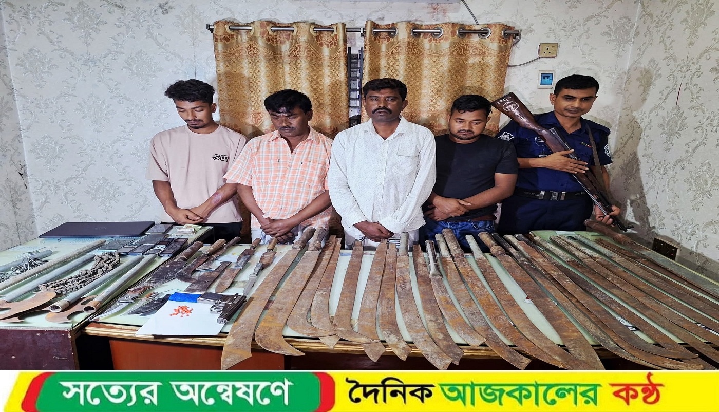 গোবিন্দগঞ্জে সারা রাত অ’ভিযানে দেশীয় অস্ত্র ও মাদকসহ শীর্ষ চার সন্ত্রাসী আ’টক।
