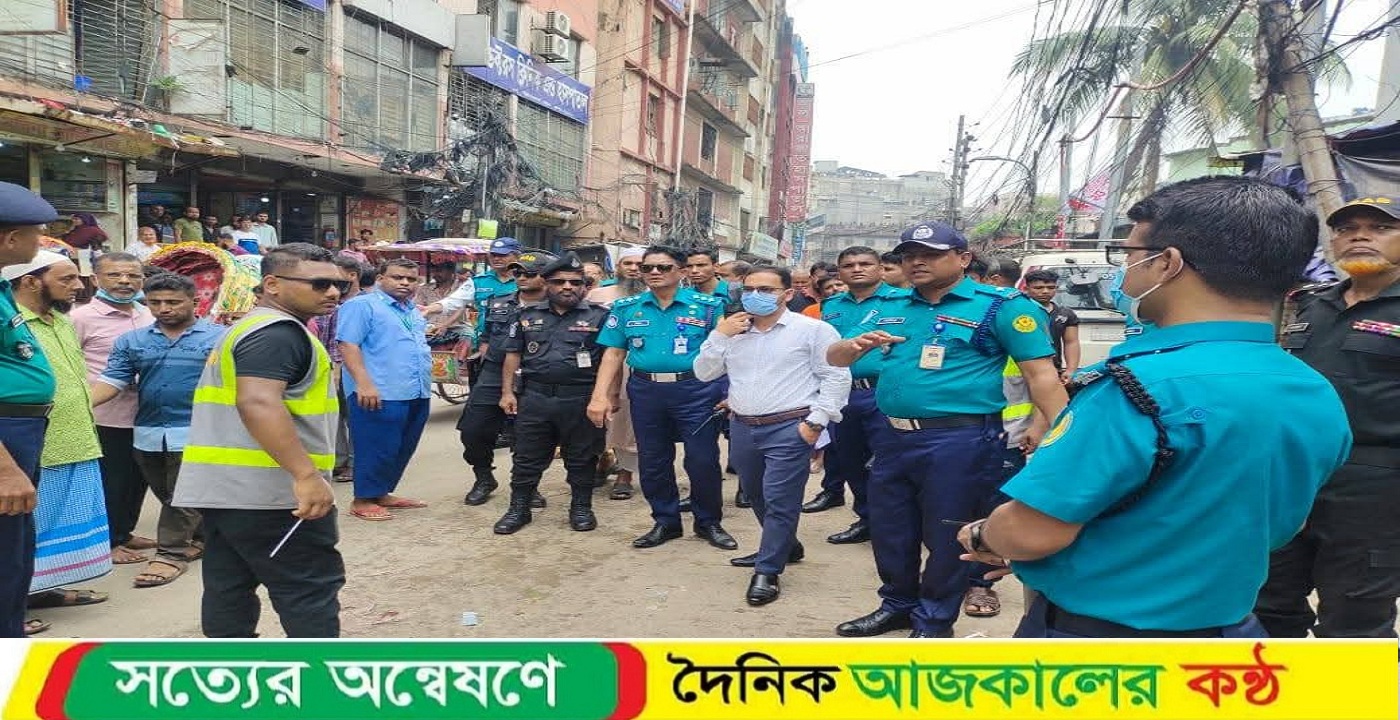 ঢাকার মিটফোর্ড ও বাবুবাজারে ডিএমপির ভ্রাম্যমাণ আদালতের অভিযান