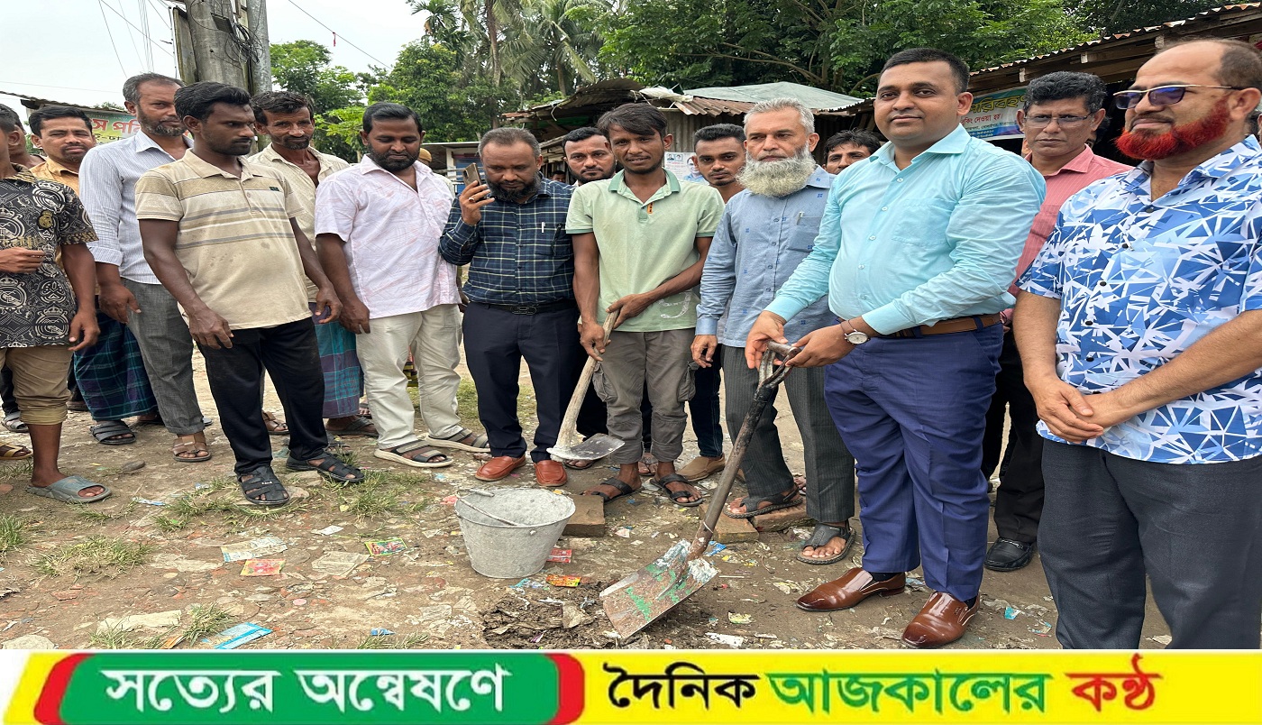 বাউফলে কুয়েতের অর্থায়নে পৌরশহরে যাত্রী ছাউনীর উদ্বোধন করেন আমিনুল ইসলাম