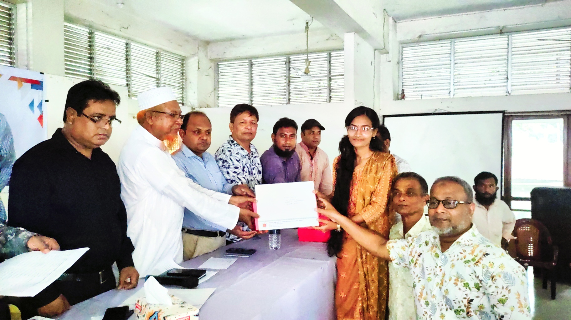 লোহাগড়ায় কৃতি শিক্ষার্থীদের পুরষ্কার বিতরনী অনুষ্ঠান