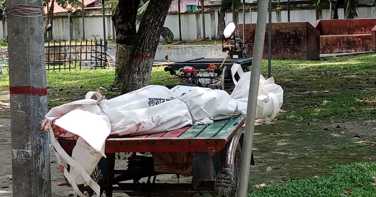 ডিমলায় ট্রাক্টর পুকুরে পরে ড্রাইভার নিহত