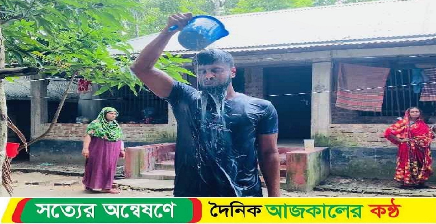 দুধ দিয়ে গোসল করে রাজনীতি ছাড়ার ঘোষণা দিলেন ছাত্রলীগের সভাপতি