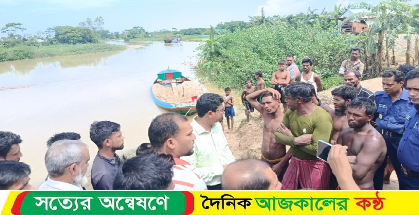 কলমাকান্দার মহাদেও নদে বালু উওোলনের দায়ে জরিমানা ও বালু জব্দ