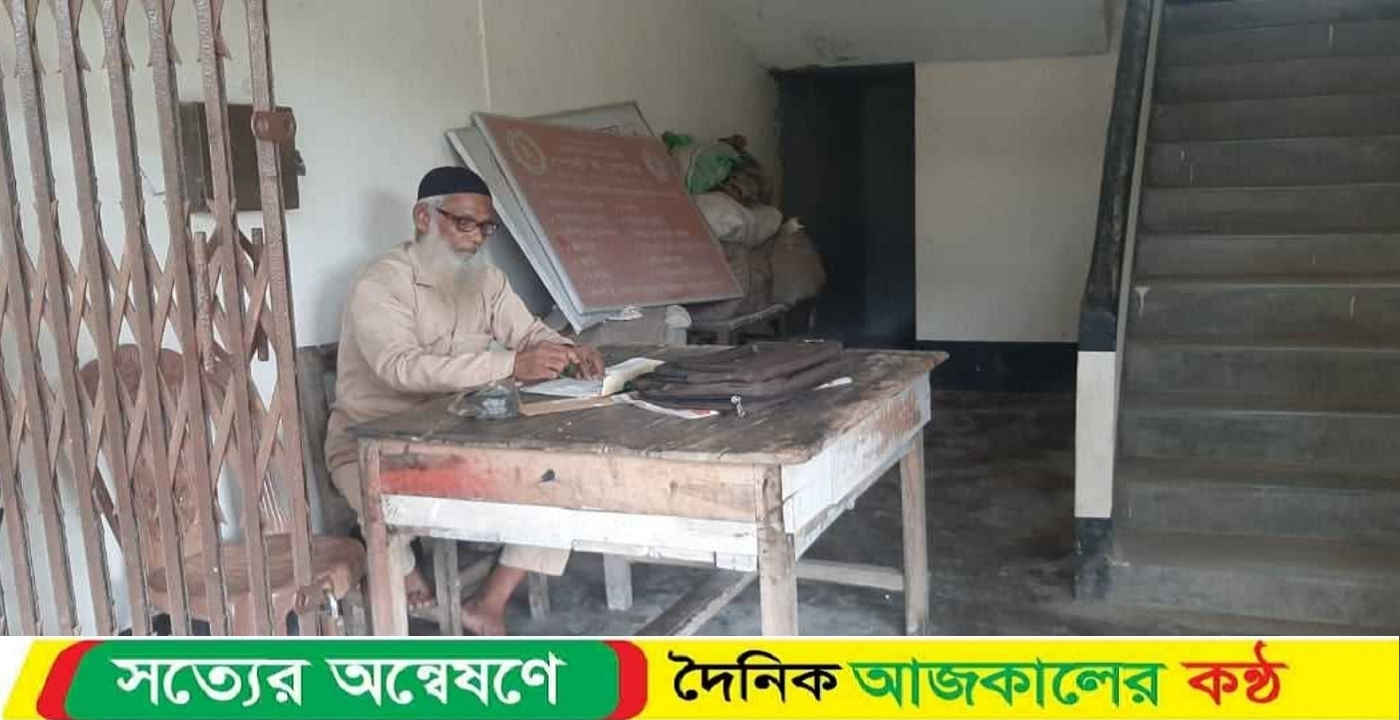 ঝালকাঠিতে এইচএসসি পরীক্ষাকেন্দ্রে ডাকঘর, নিরাপত্তা নিয়ে প্রশ্ন