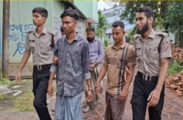লক্ষ্মীপুরে পায়ুপথে ইয়াবা পাচারের সময় তিন মাদক ব্যবসায়ী আটক