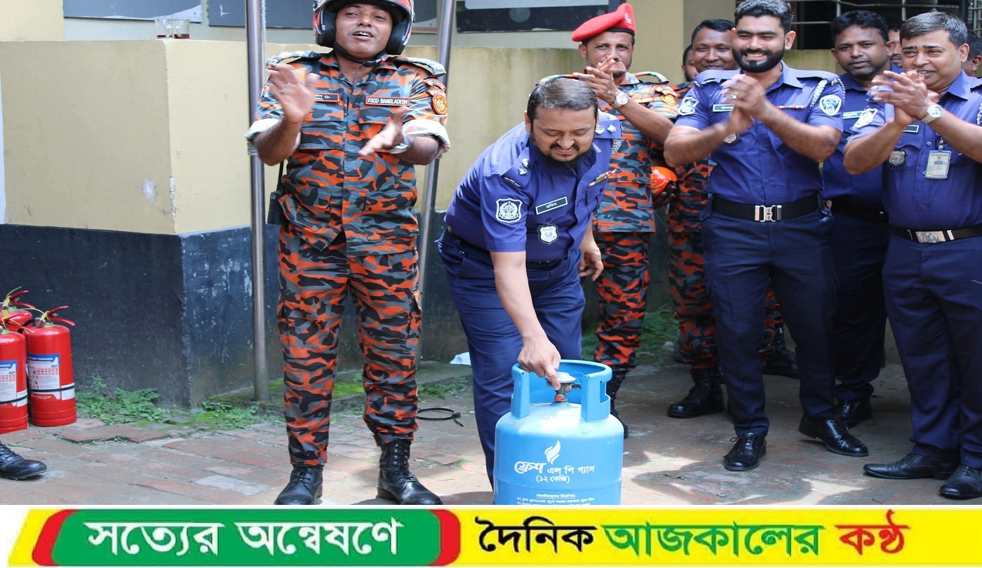 পিবিআই ময়মনসিংহে অগ্নি-নিরাপত্তা ও দুর্ঘটনা প্রতিরোধ বিষয়ক প্রশিক্ষণ কর্মশালা অনুষ্ঠিত
