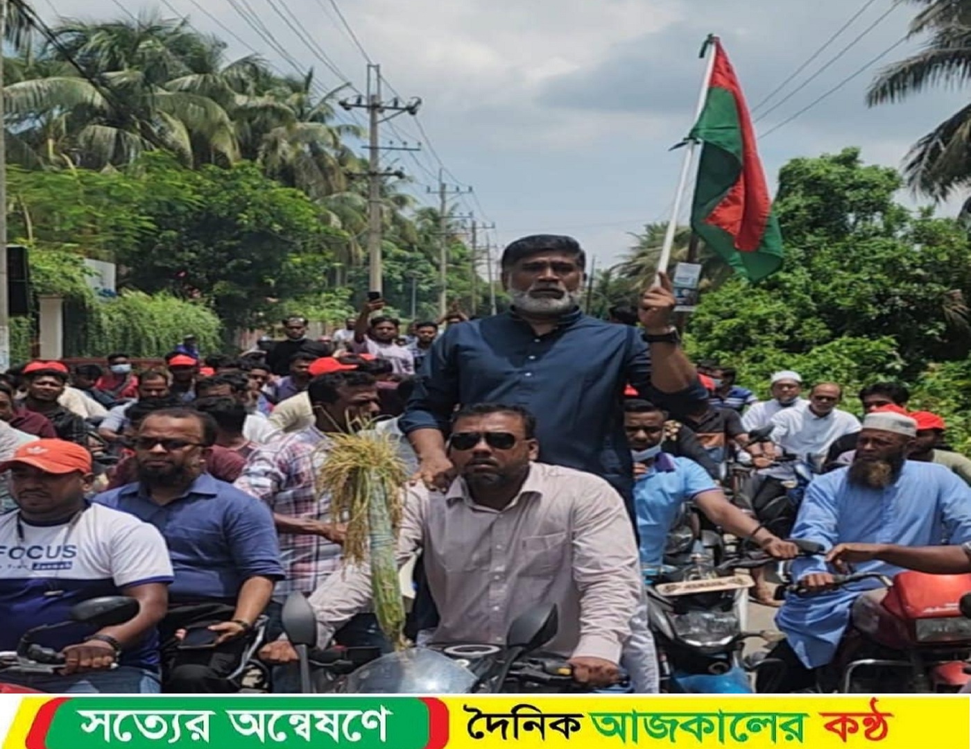 সন্দ্বীপে ৫০০ মোটরসাইকেল বহর নিয়ে ৩১ দফার প্রচারণায় সাবেক কেন্দ্রীয় ছাত্রদল নেতা