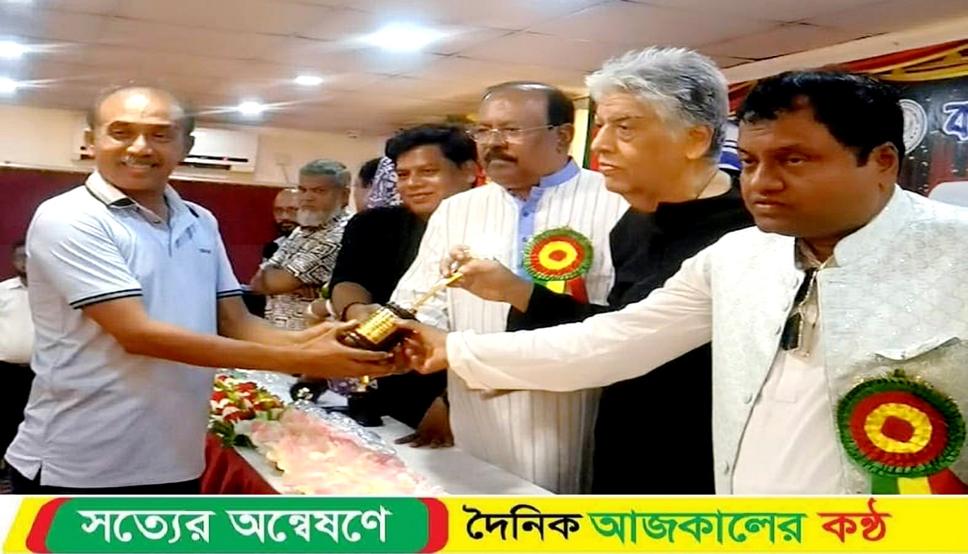 মাদার তেরেসা অ্যাওয়ার্ড পেলেন সাংবাদিক এস এম নাসির