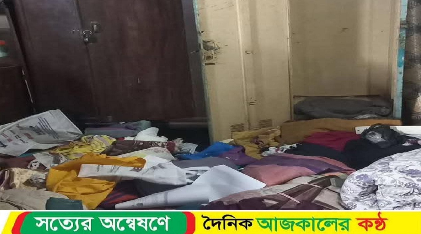 মিরসরাইয়ে দিনে-দুপুরে দুর্ধর্ষ চুরি, স্বর্ণালংকার ও নগদ টাকাসহ লুটপাট, জনমনে আতংক!