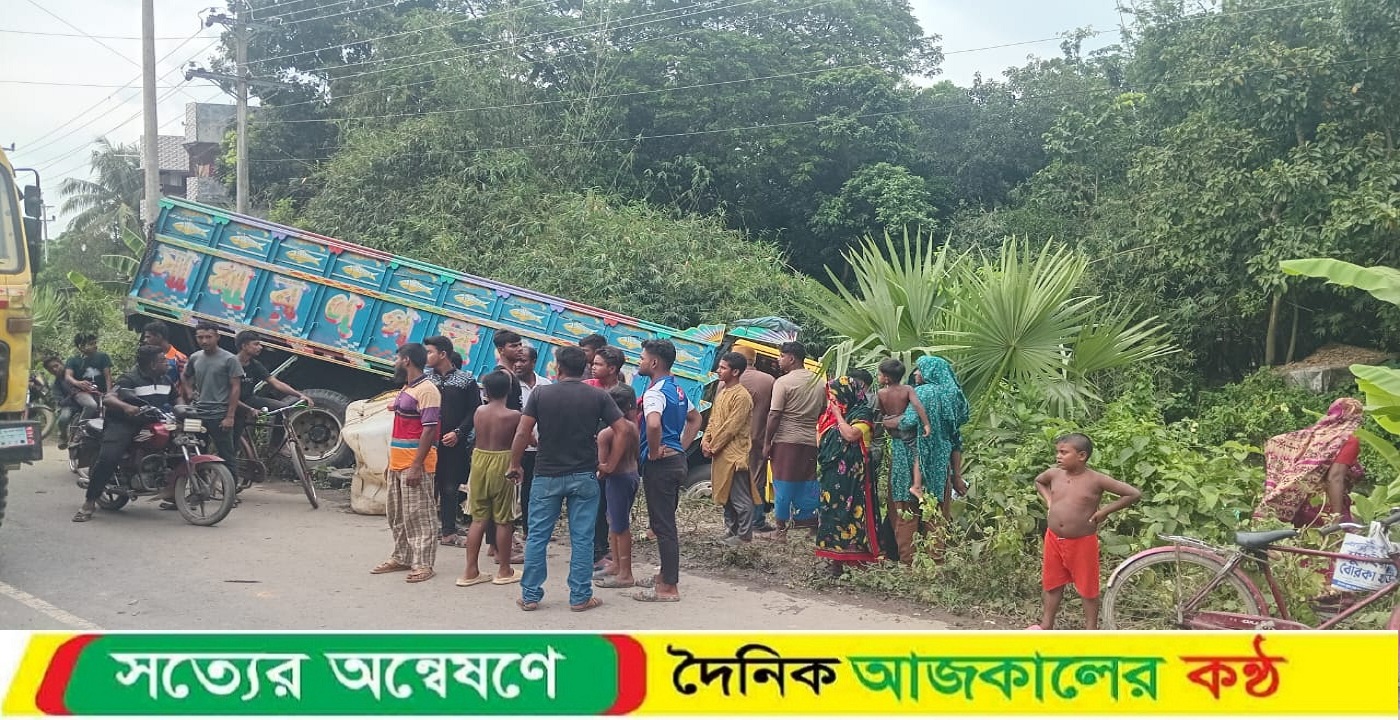 সাতক্ষীরায় ট্রাকের ধাক্কায় ইঞ্জিনভ্যান চালক ও আরোহী আহত