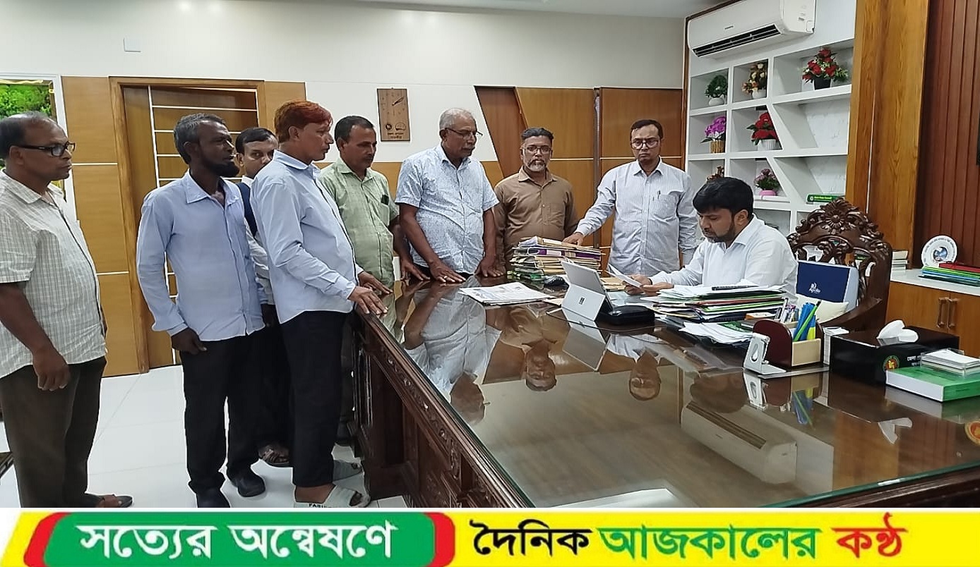 সাতক্ষীরায় পাখিমারা টিআরএমের বকেয়া ৪৮ কোটি টাকা ক্ষতিপূরণ দাবিতে স্মারকলিপি
