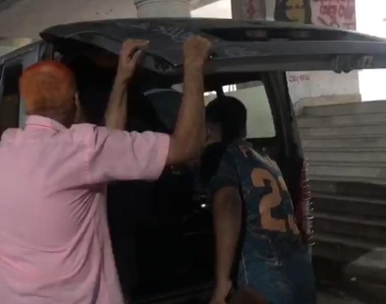 জবি ছাত্রদল নেতার উদ্যোগে সন্তানসম্ভবা নারী হাসপাতালে
