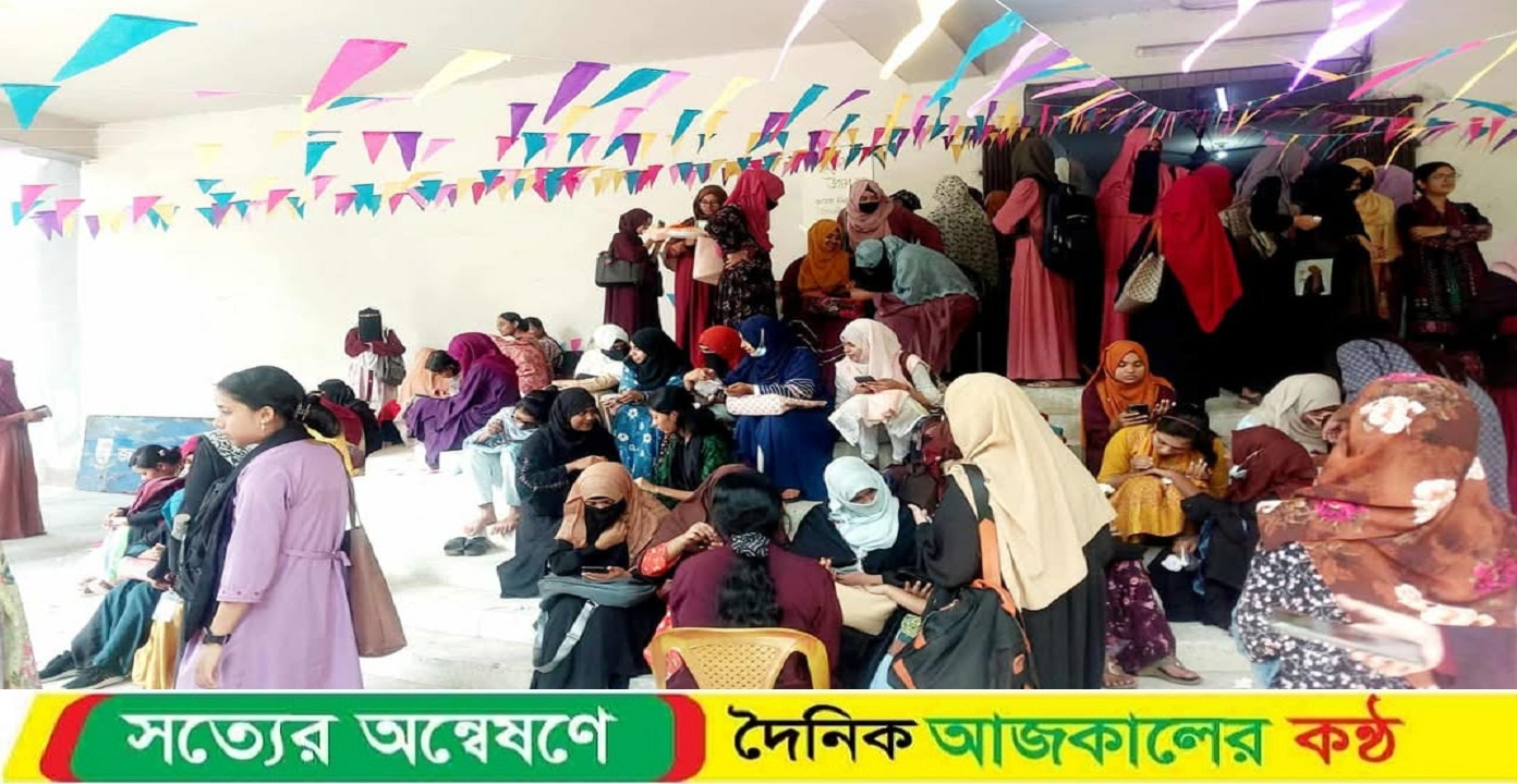 জগন্নাথ বিশ্ববিদ্যালয়ে ছাত্রী সংস্থার আয়োজনে ‘মেহেদী উৎসব’