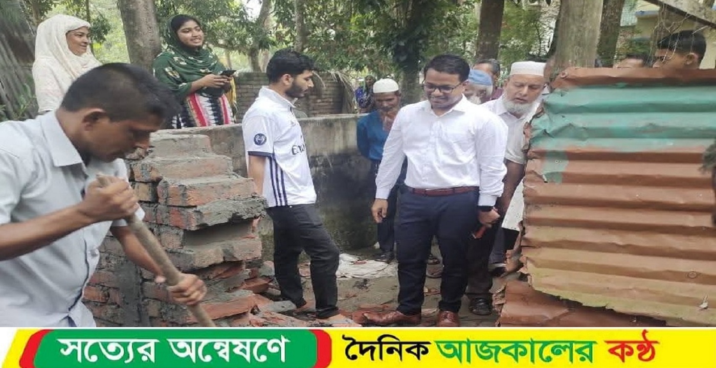 প্রশাসনের হস্তক্ষেপে অবৈধ দেওয়াল গুঁড়িয়ে ২০টি পরিবার চলাচলে মুক্ত