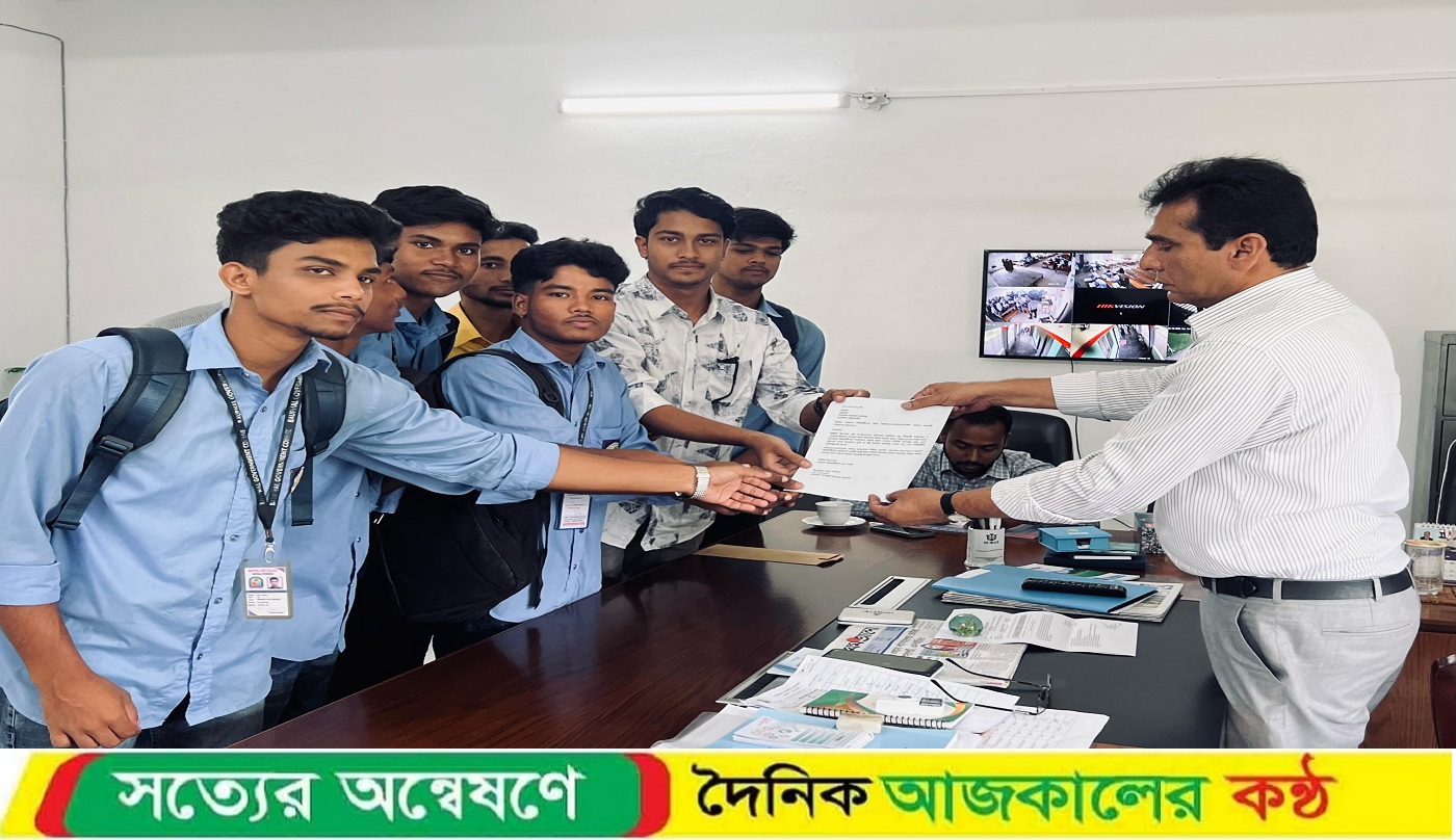 বাউফল সরকারি কলেজে শিক্ষার্থীদের বাইক/ সাইকেল স্ট্যান্ড  সমস্যা সমাধানের আশ্বাস অধ্যক্ষের।